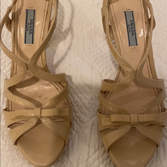 Prada Heals. Excellent Condition - Picture 1 of 2